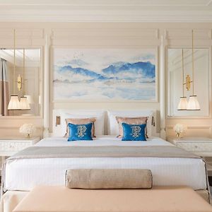 Deluxe Room Lake View